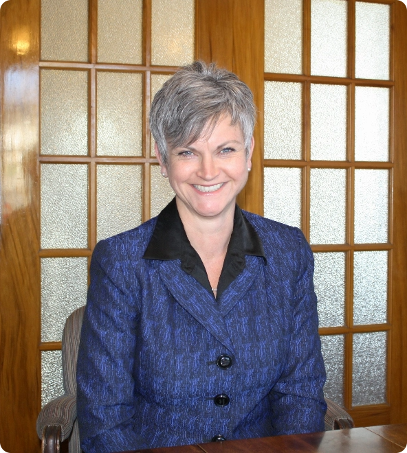 Michelle-Website-photo-2019-2-e1554388236675@2x